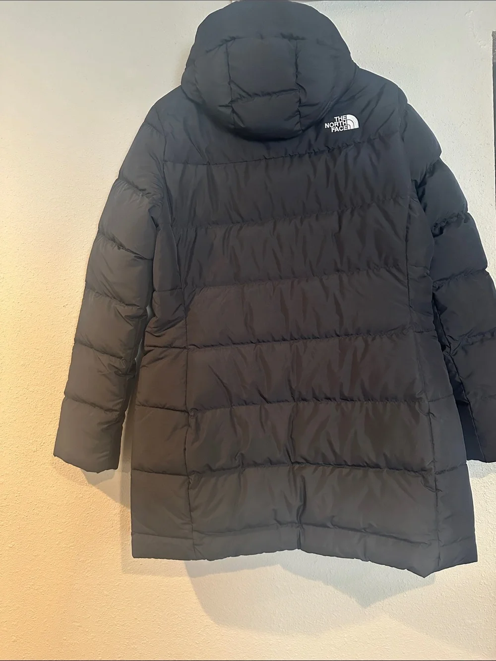 The North Face Women's Gotham 600 Hooded Parka Jacket - Picture 4 of 6